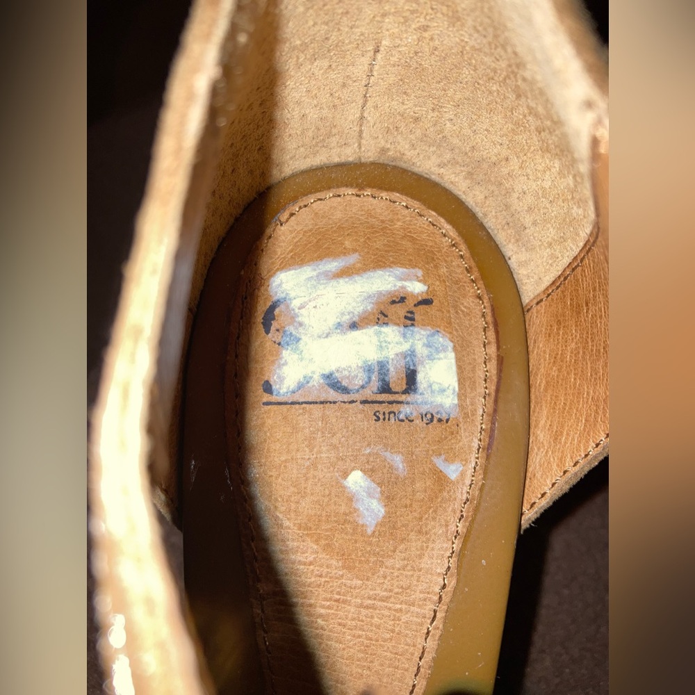 Sofft Heels, Buckle Ankle Strap, Sz 9-1/2. Tan Suede and Brown Patent Preowned - Picture 6 of 11
